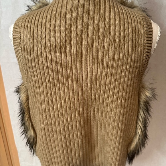 Michael Kors Brown Teddy Jacket with Luxurious Faux Fur - Picture 5 of 6